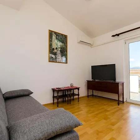 Apartments Milka Slatine Exterior photo